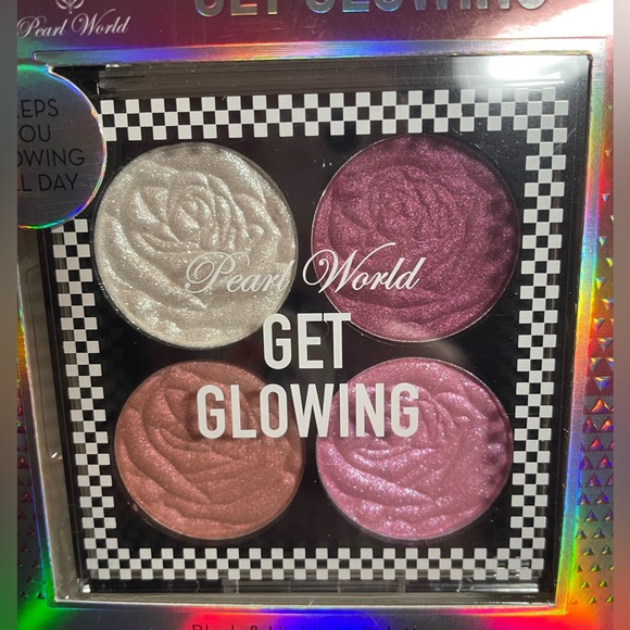 New Pearl World Highlighter Pallete 4 Shades - Picture 2 of 3